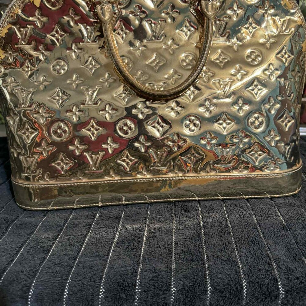 Louis Vuitton Gold Gm Miroir Alma - Picture 10 of 15